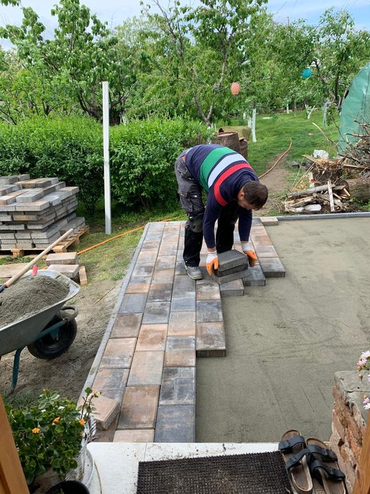 Montez Pavaje  Bucuresti.