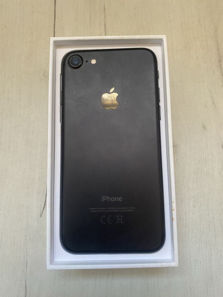 продается iphone 7