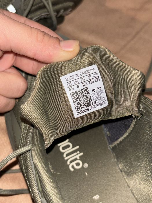 Vand adidasi adidas/original(o singura purtare )