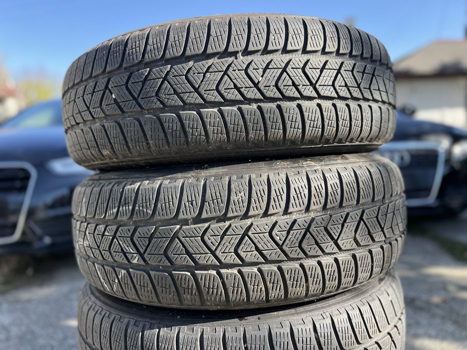 Зимни гуми 215/65/17 Pirelli dot 21.с 7 мм грайфер . Цена за всичките.