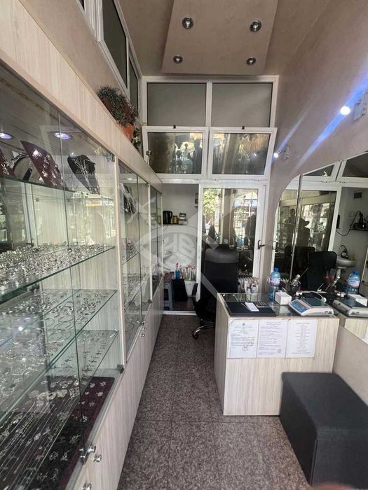 Продава се Магазин в София, Център - 10 кв.м за 3750 €/кв.м - Снимка #1