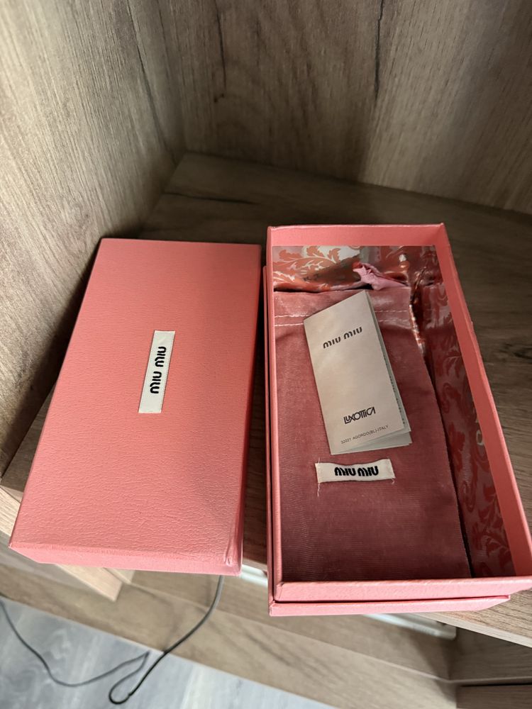 Miu miu дамски слънчеви очила