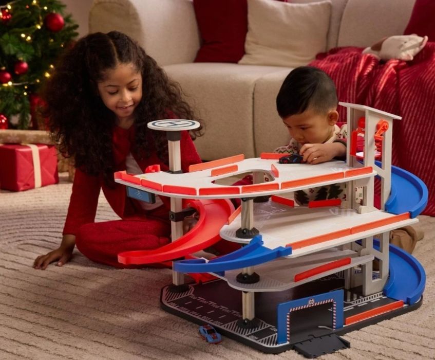 Дървен Паркинг гараж на 4 етажа за игра