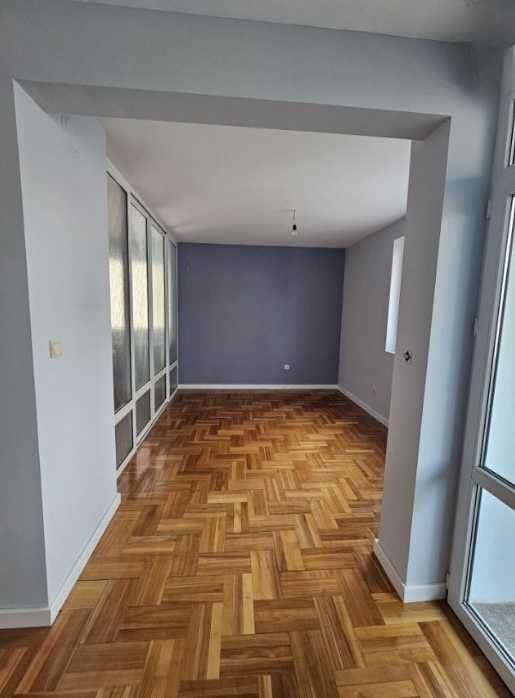 Дава се под наем Тристаен апартамент в София, Изток - 90 кв.м за 750 € - Снимка #2