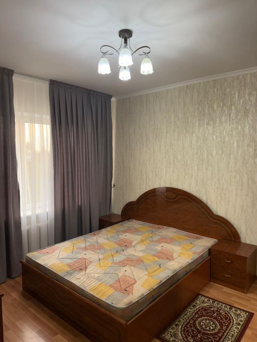 Двух спальный матрас размером 160/200