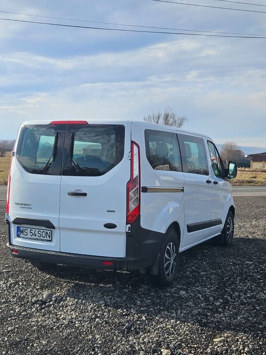 Ford transit custom 2.2Tdci 8+1