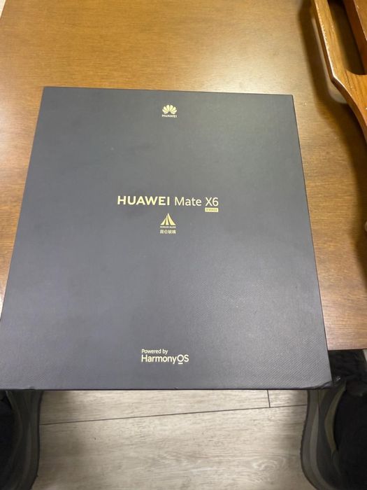 Смартфон Huawei Mate X6 12 ГБ/512 ГБ
