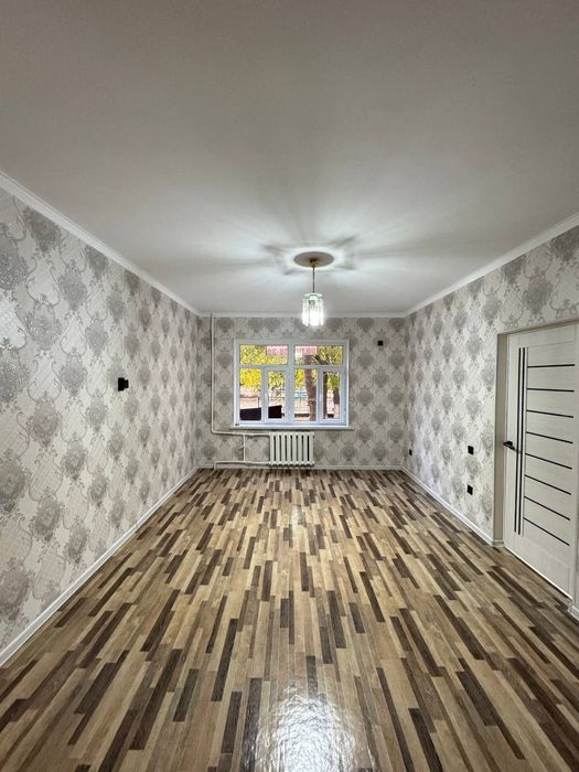 Агентство. Продам двух комнатную квартиру на первом этаже. Сегели-2.