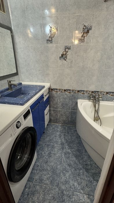 Продам улучшеную 3-комнатную квартиру район МЖК