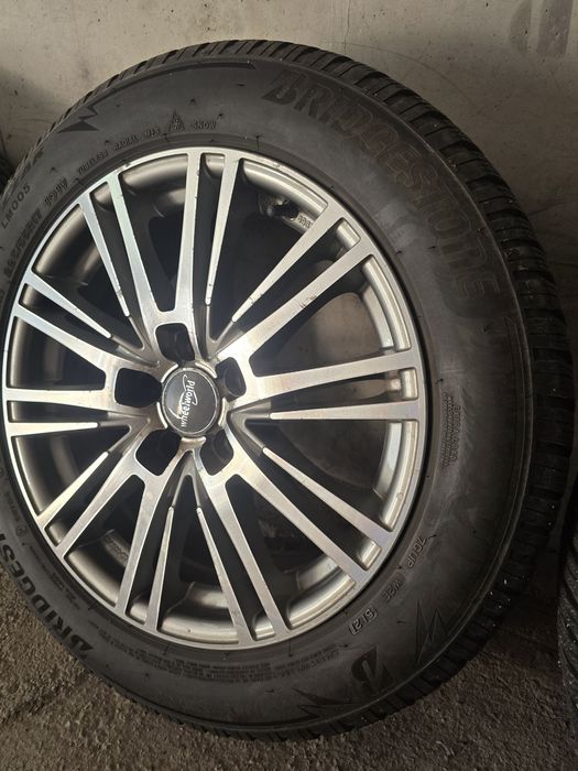 джанти с гуми Bridgestone Blizzak 225/55/17 за Ауди