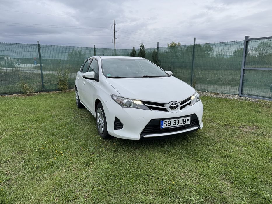 Toyota Auris ,2015,benzina