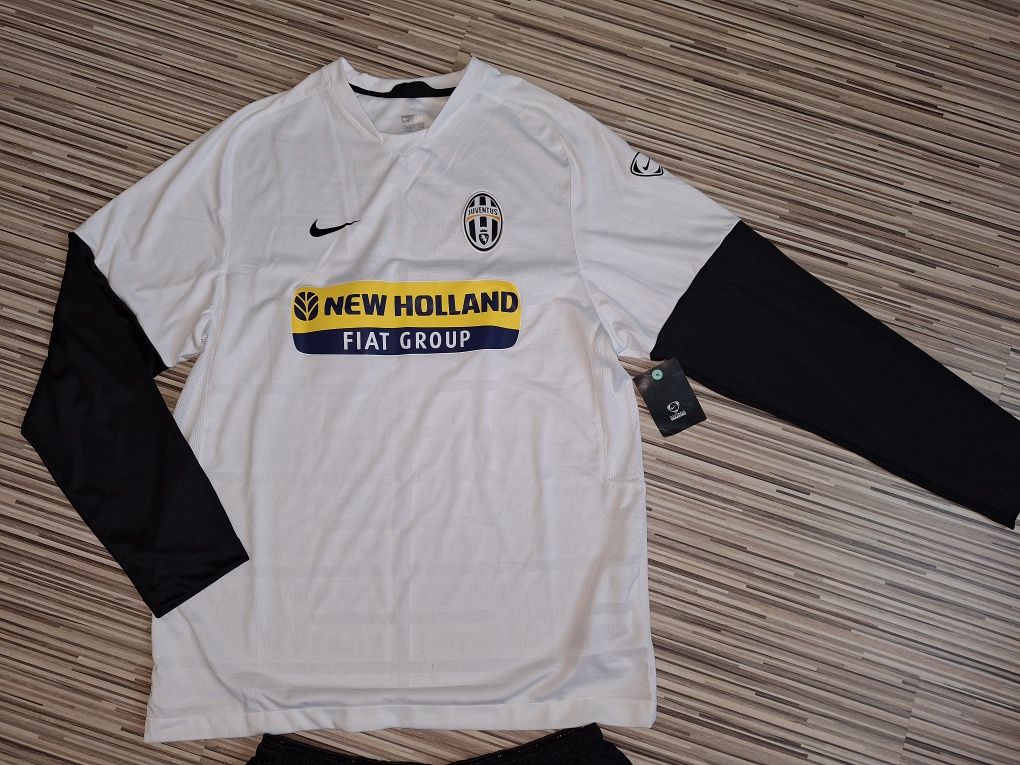 Compleu Nike Juventus L/XL nou cu etichetă.