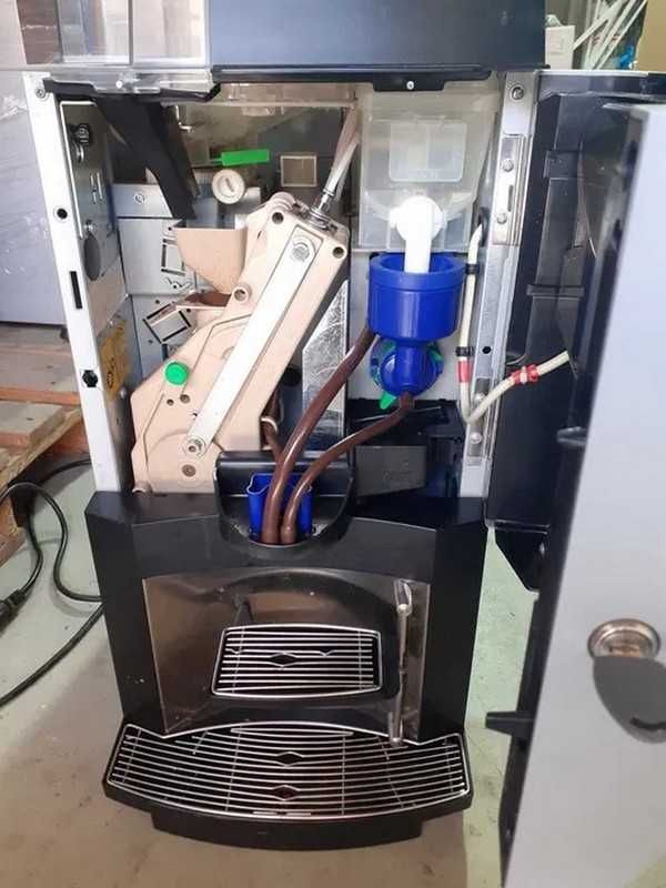 Кафе машина Necta Korinto / Кафе автомат Zanussi Korinto