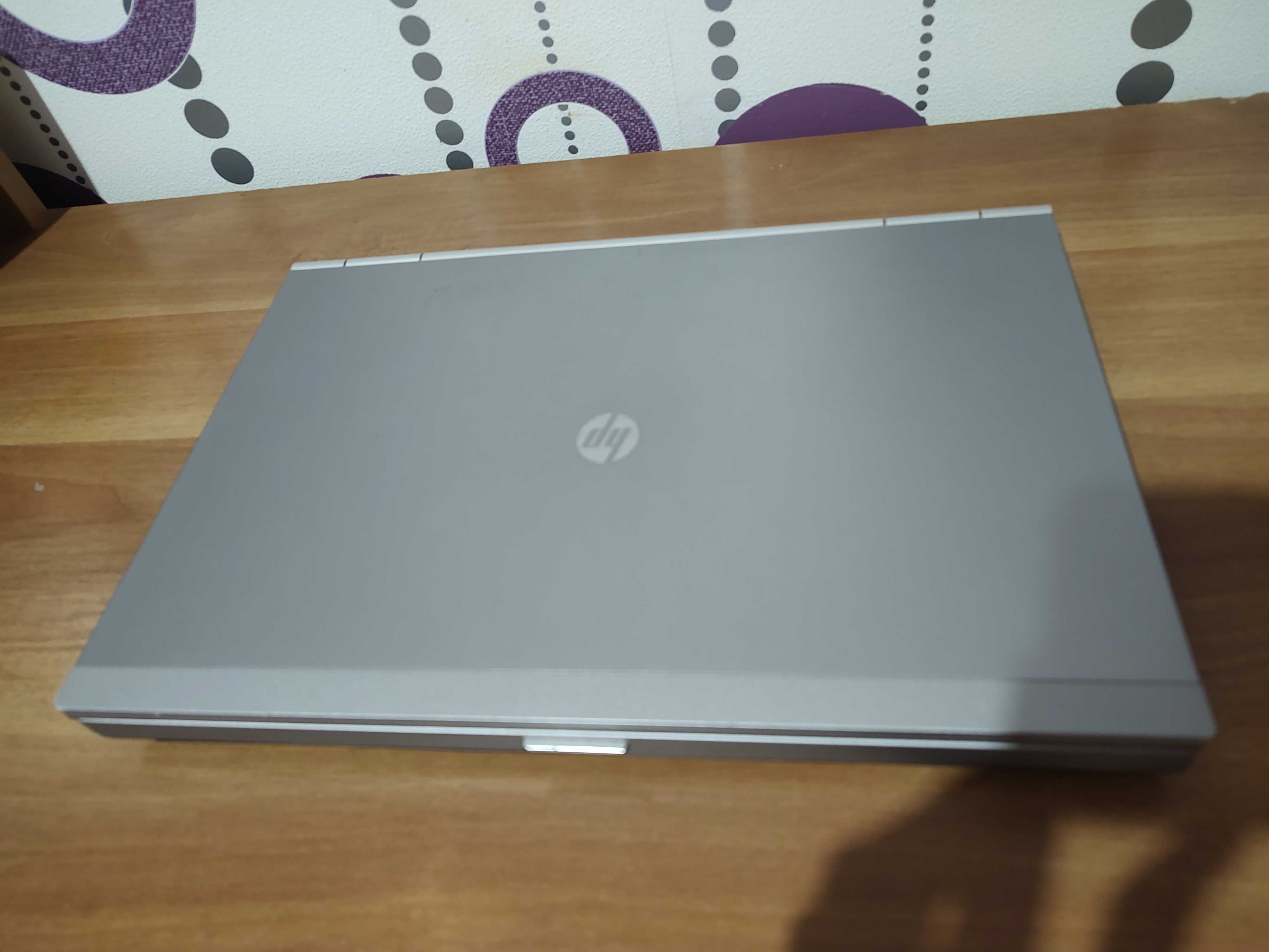 Laptop HP EliteBook – Windows 10, i5, ideal pentru birou sau școală