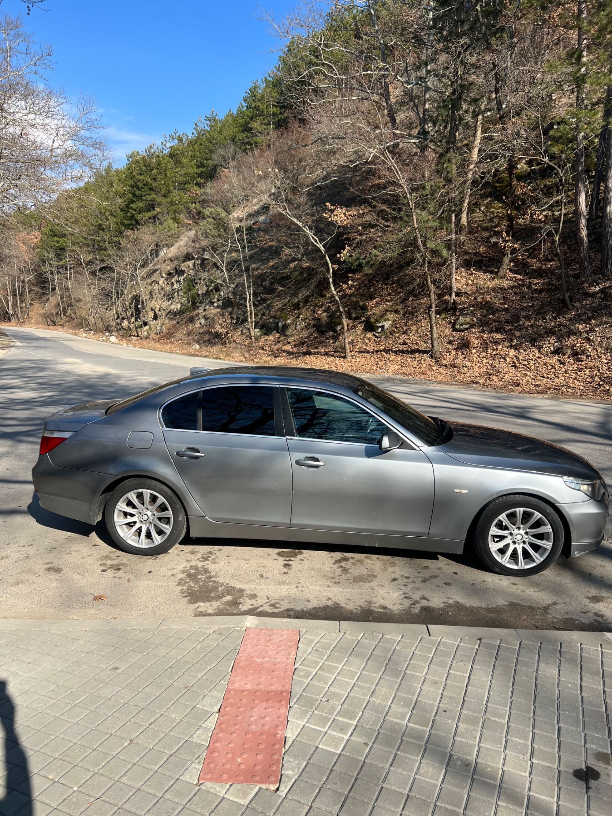 Автомобил бмв 530d