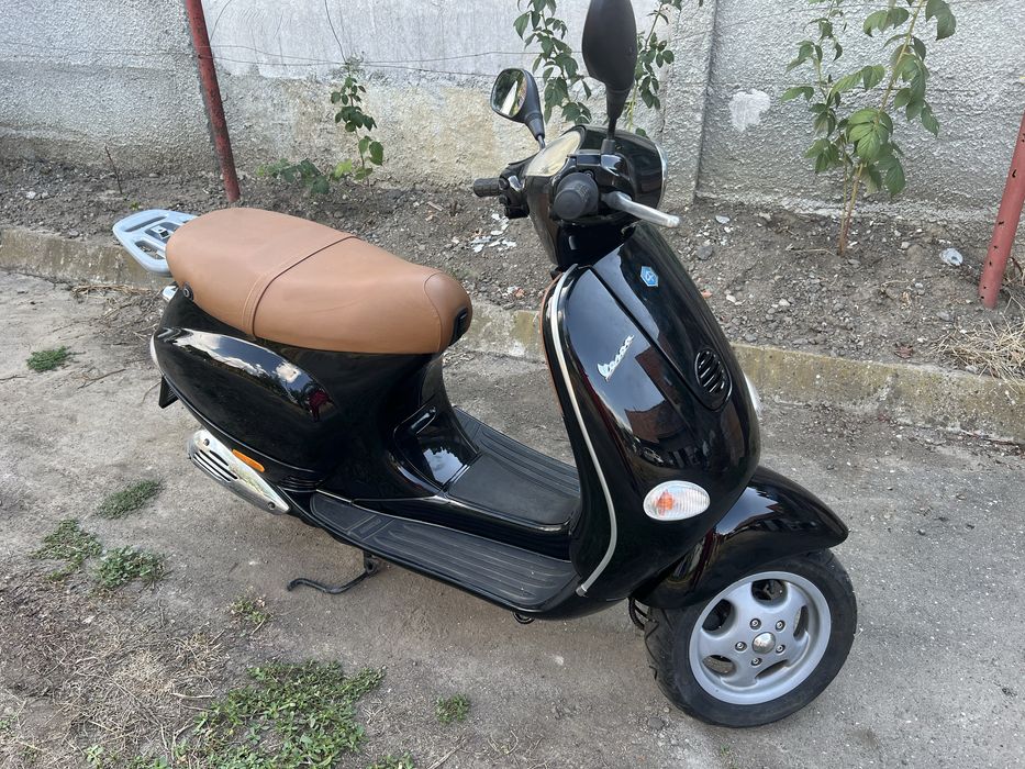 Vând scuter Vespa ET4 ca nou, stare tehnică și estetica foarte bună