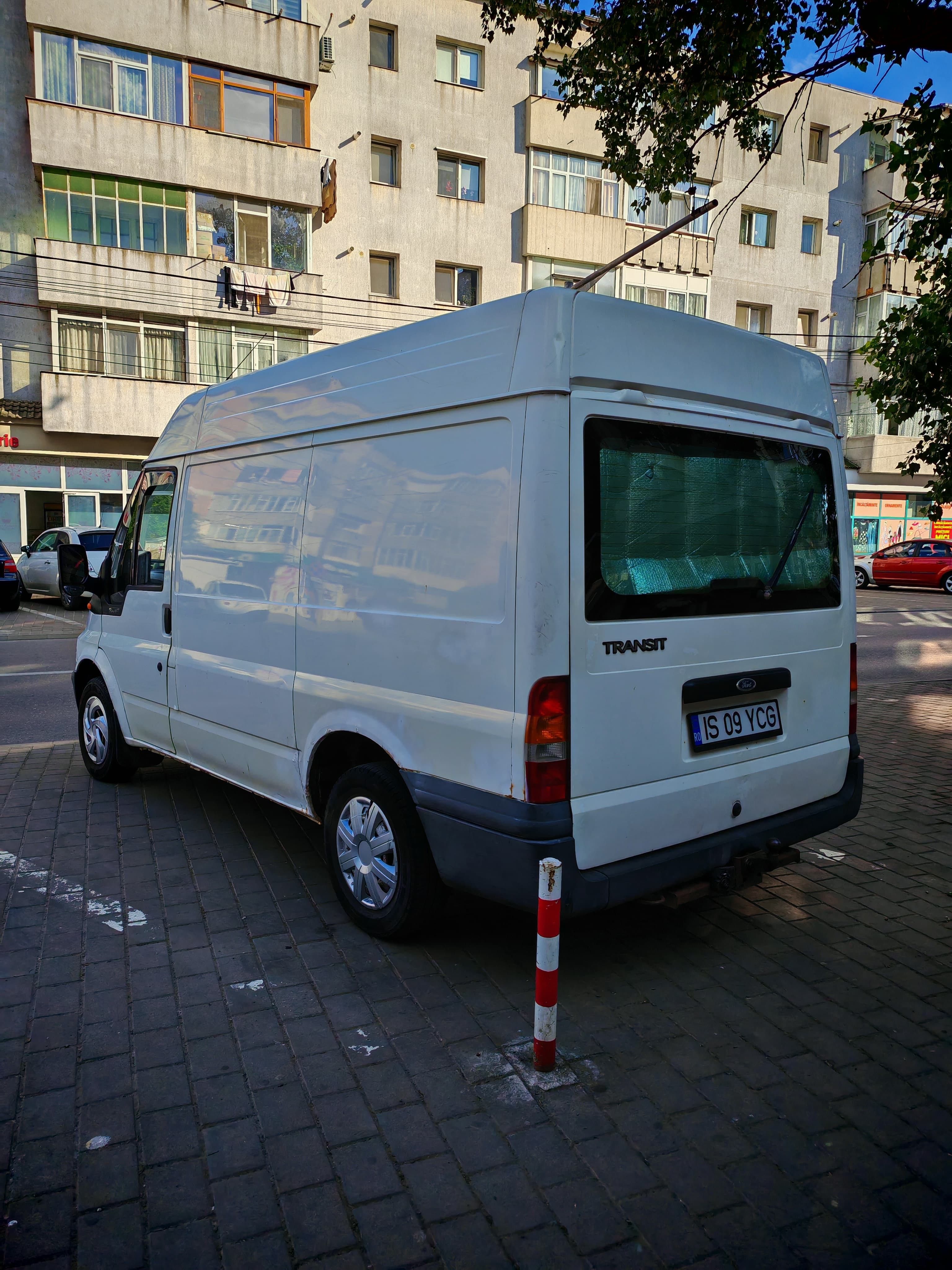 Masina Ford Transit