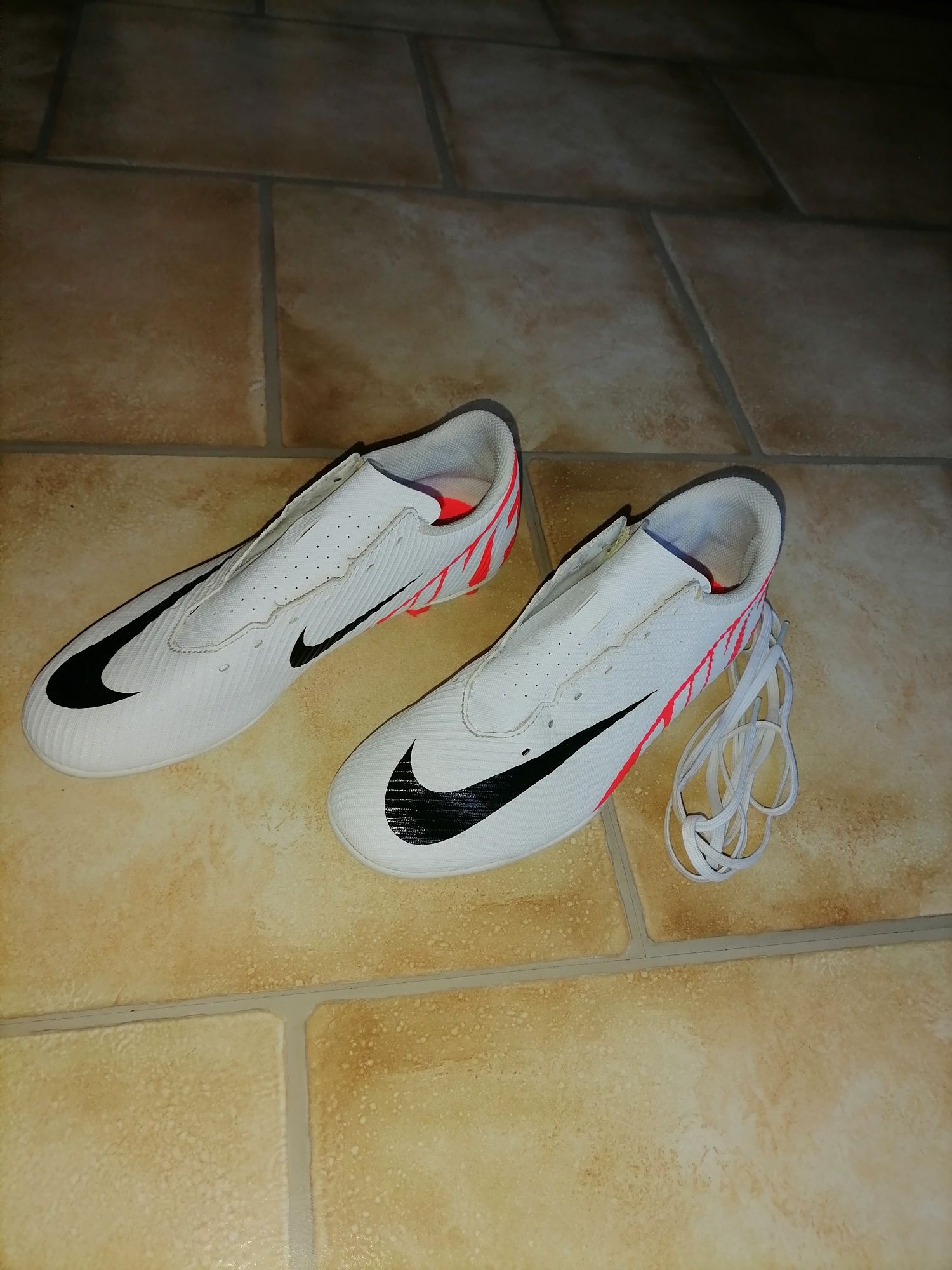 Футболни обувки Nike Mercurial