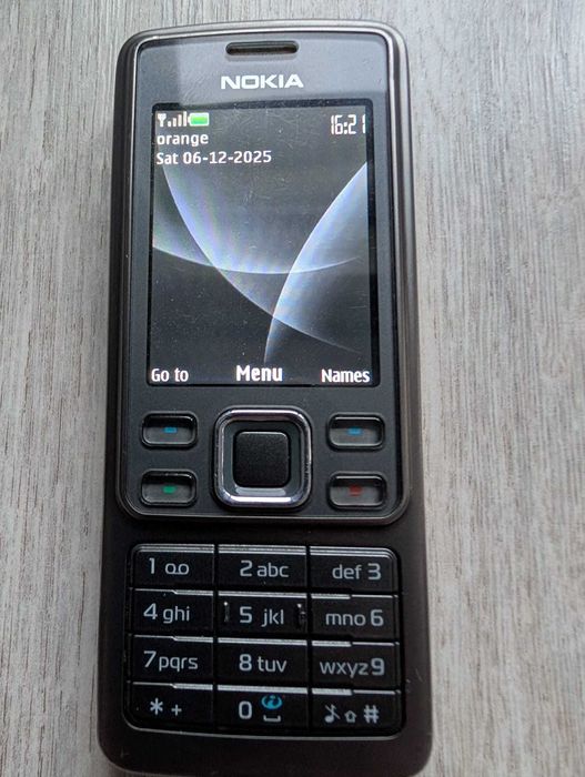 Telefon Nokia 6300i cu Wi-Fi