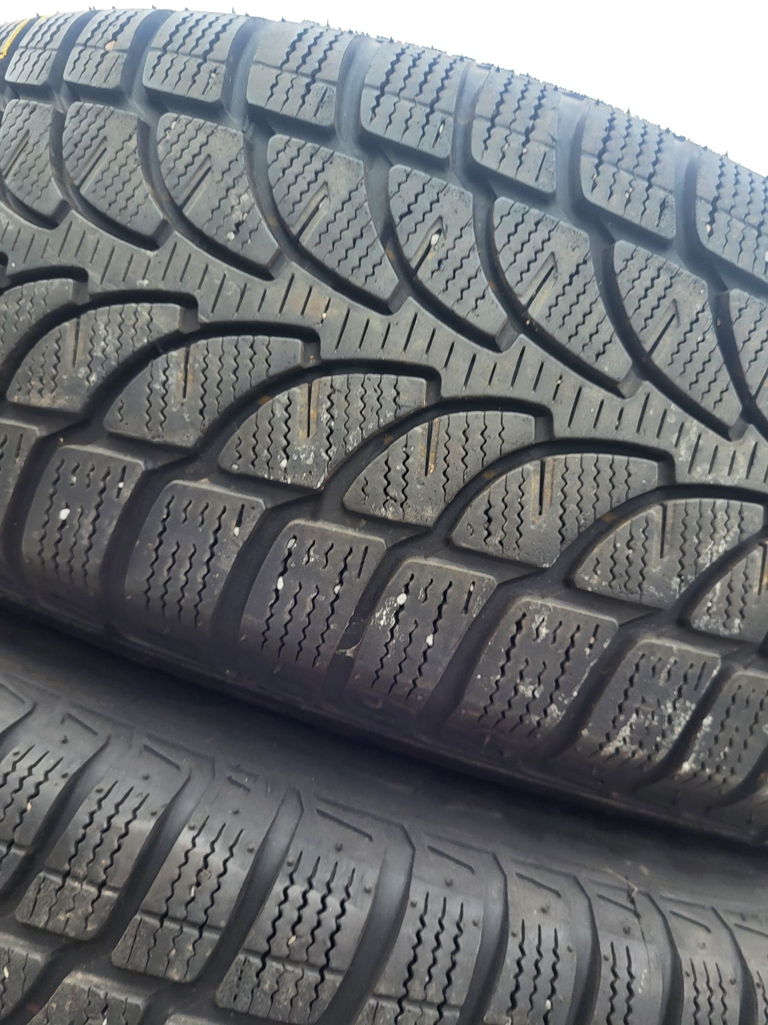 4 бр зимни 215/65/16 Bridgestone