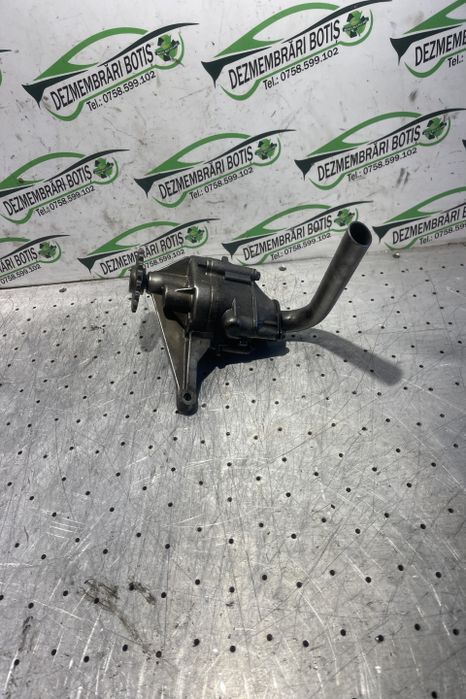 Pompa ulei A 646 181 02 47 Mercedes-Benz Sprinter a 2-a generatie 906