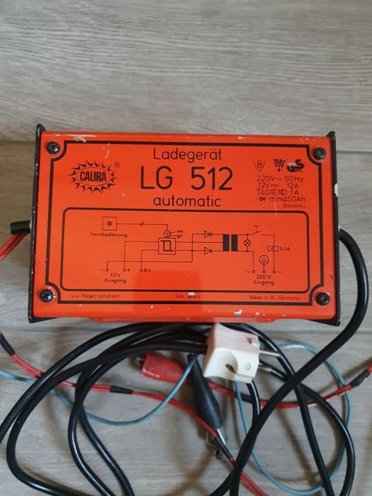 Incarcator acumlator  automatic controler  de 12 Amp