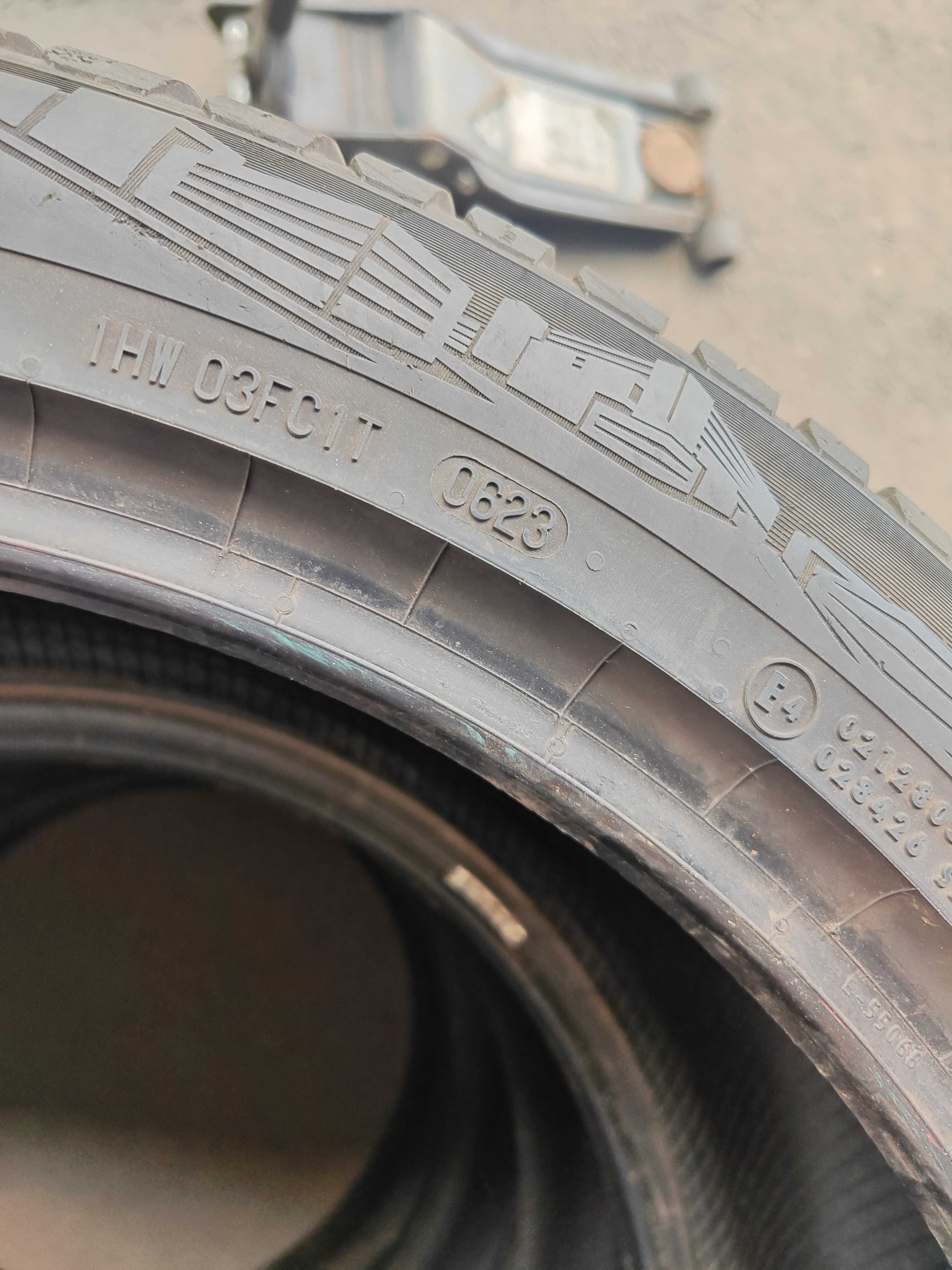 2бр.всесезонни гуми 235/45/20 Continental