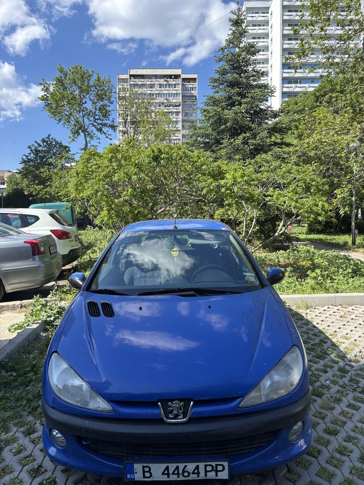 Продавам Peugeot 206