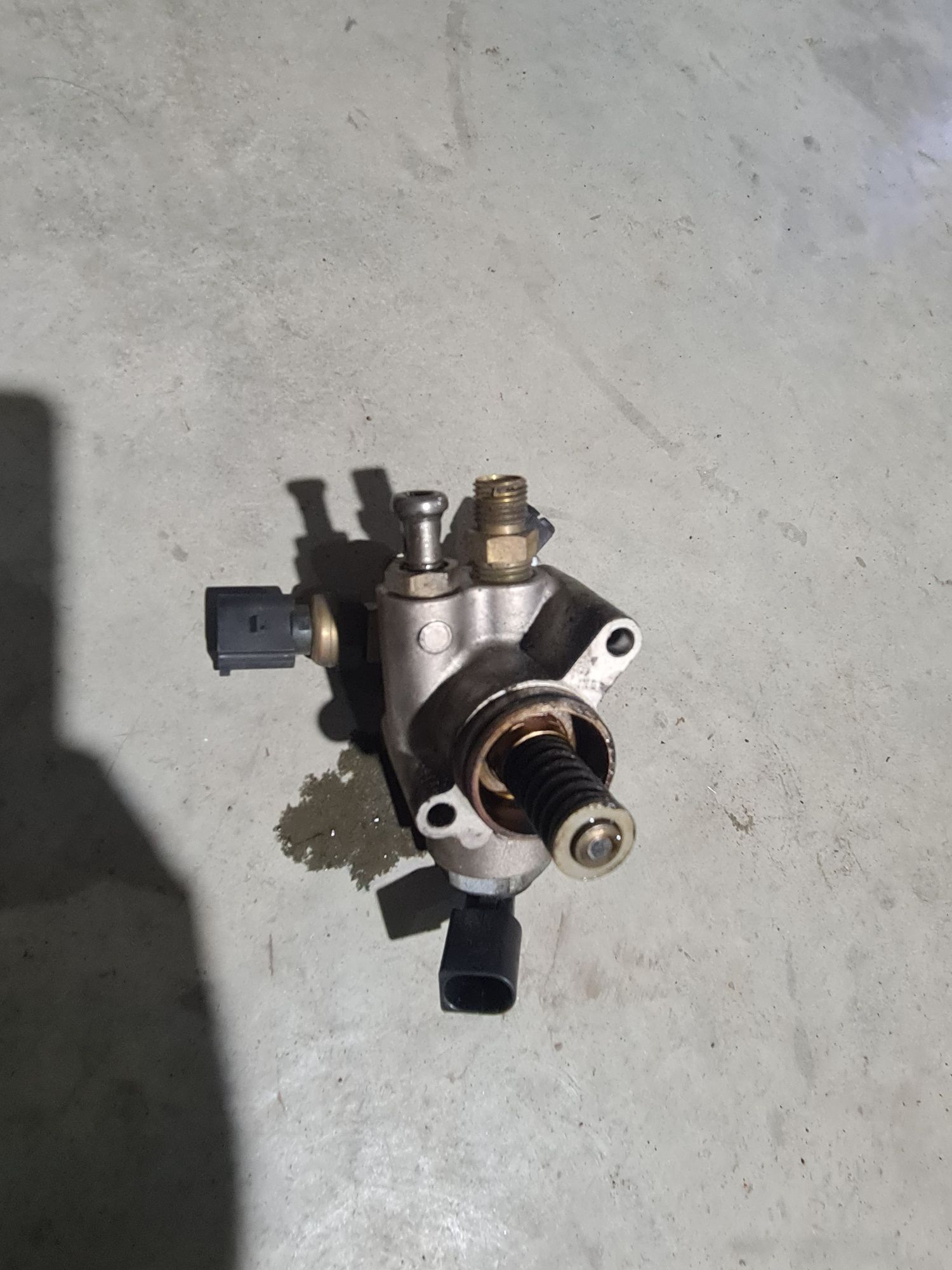 Pompa inalta presiune vw passat b6 2.0 benzina an 2007