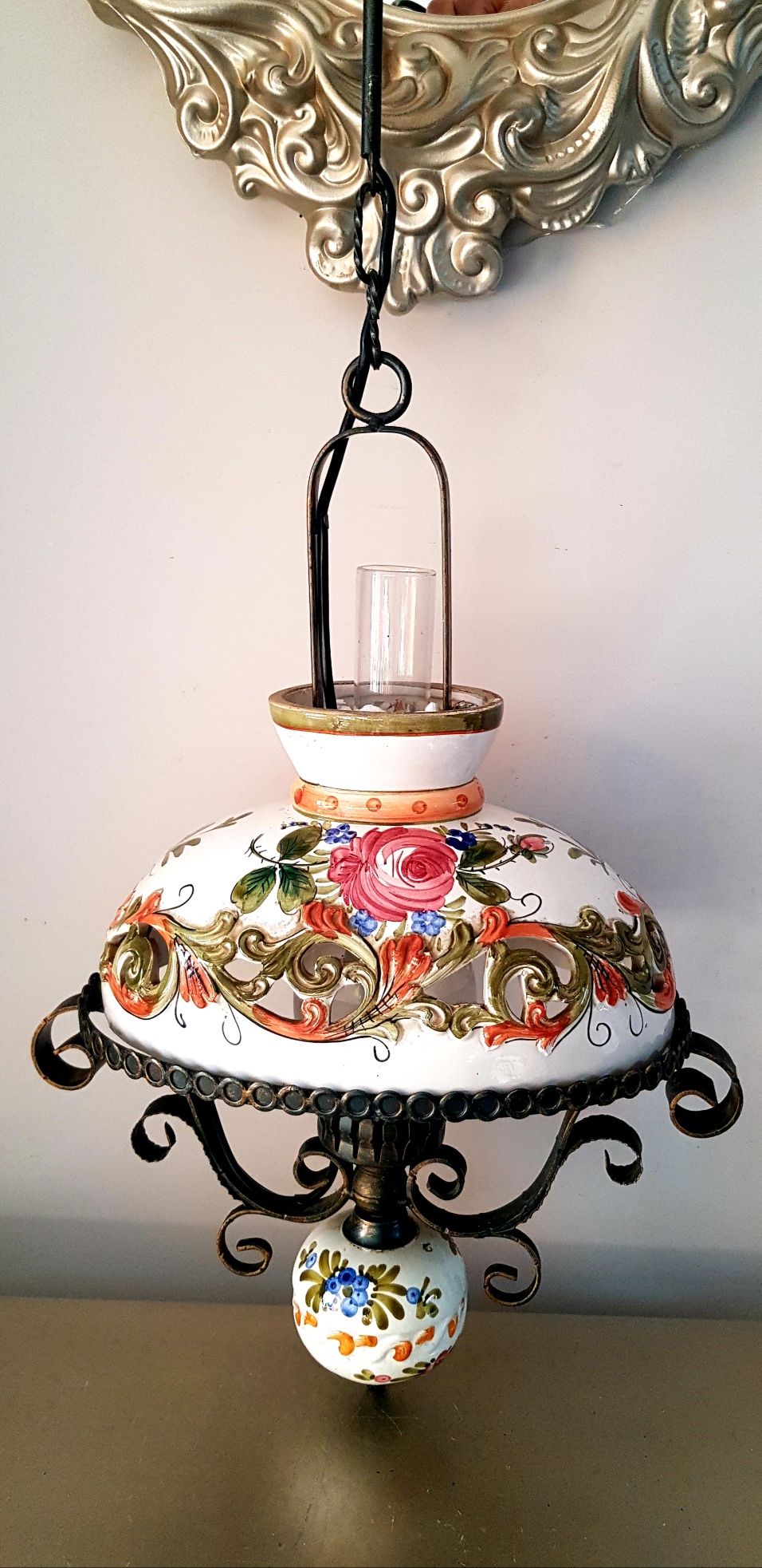 Candelabru vechi din ceramică și  fier forjat