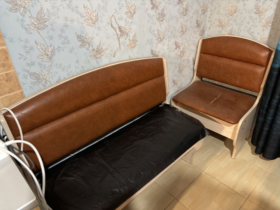 СРОЧНО продам кухонный уголок