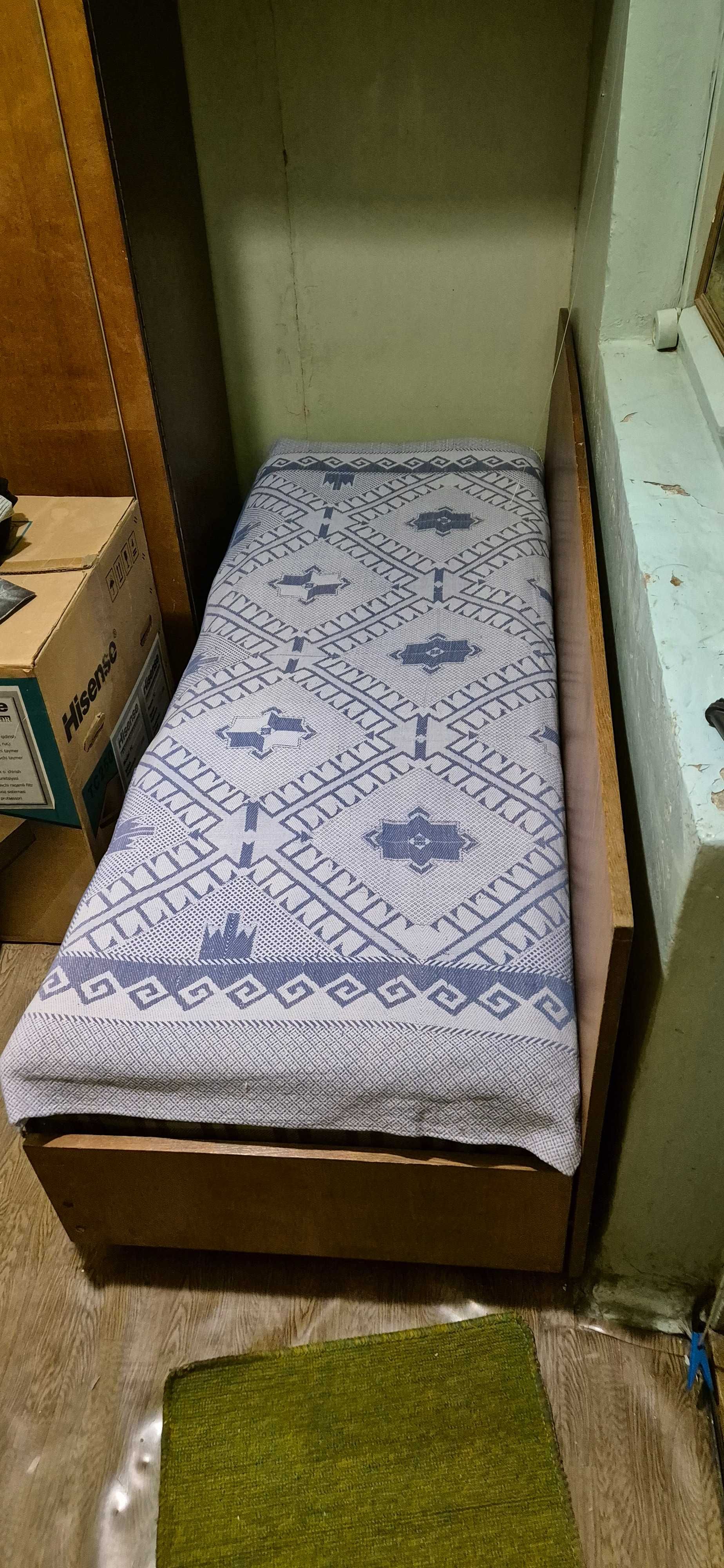 Продаётся односпальная кровать