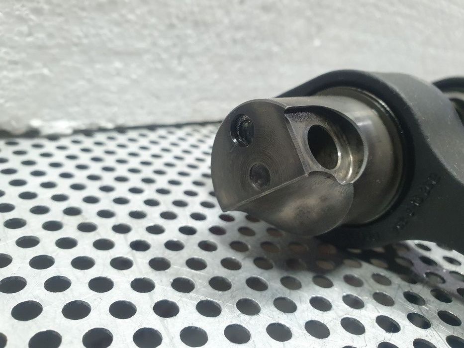 Rampa culbutori injectoare  AUDI A4 II Avant 8E5, B6 2000 - 2005 1.9 TDI AVF, AWX 038109527AF