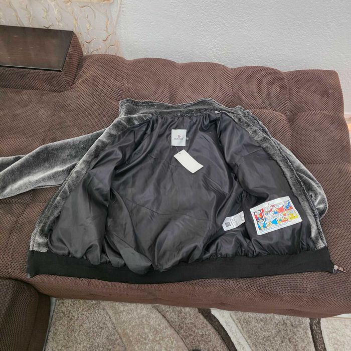 Яке MONCLER esen zima