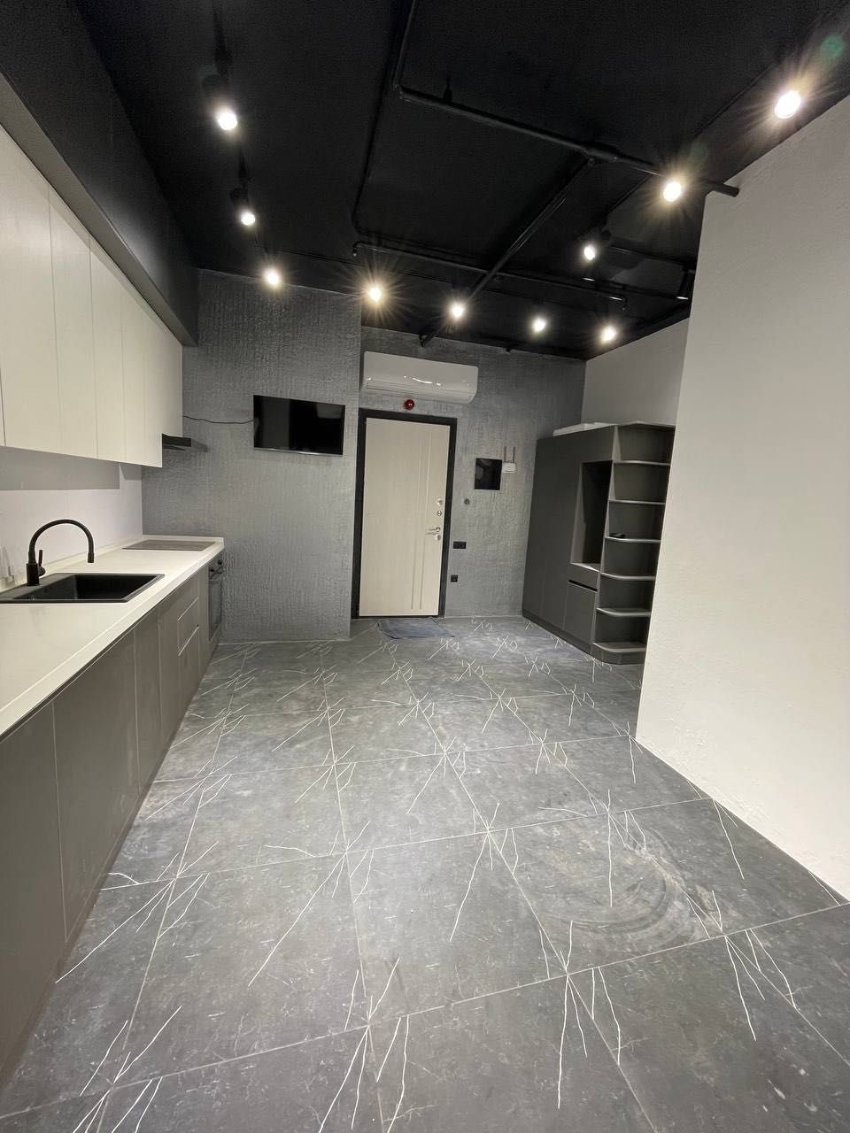 Центр Продаётся 2 х комнатная квартира в ЖК Akay City