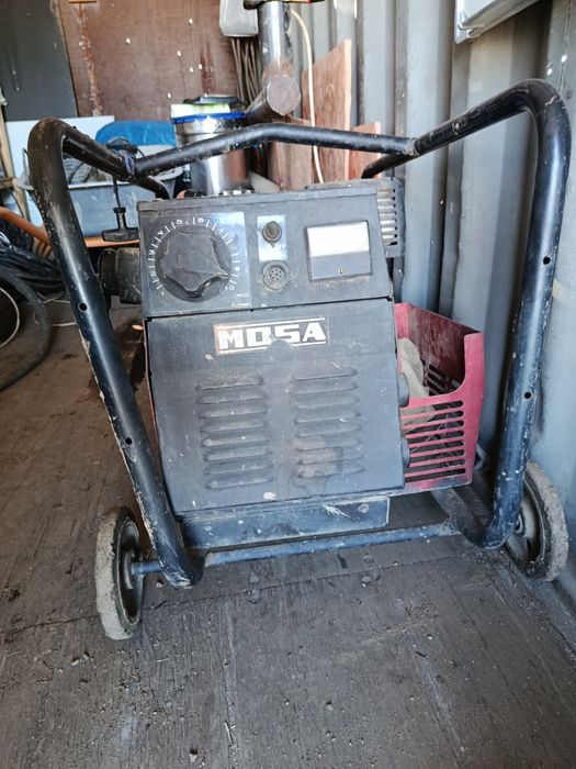 Продается генератор сак с сварчным постом.  Есть выход на 12 вольт.