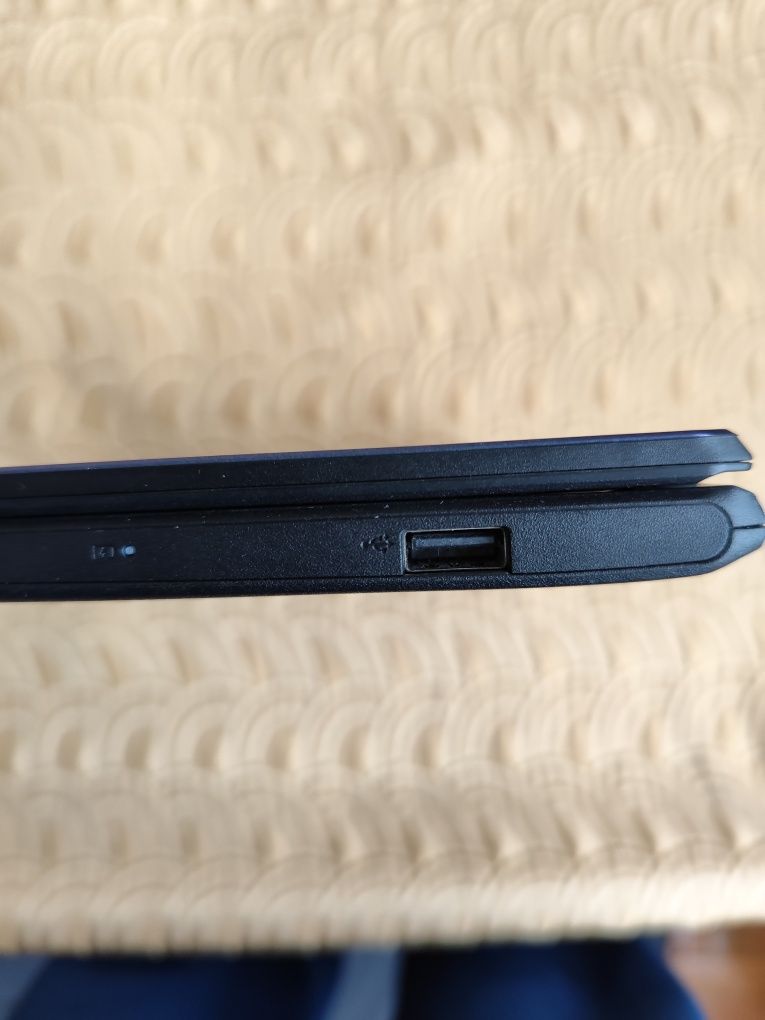 Лаптоп Asus VivoBook E510 MAB