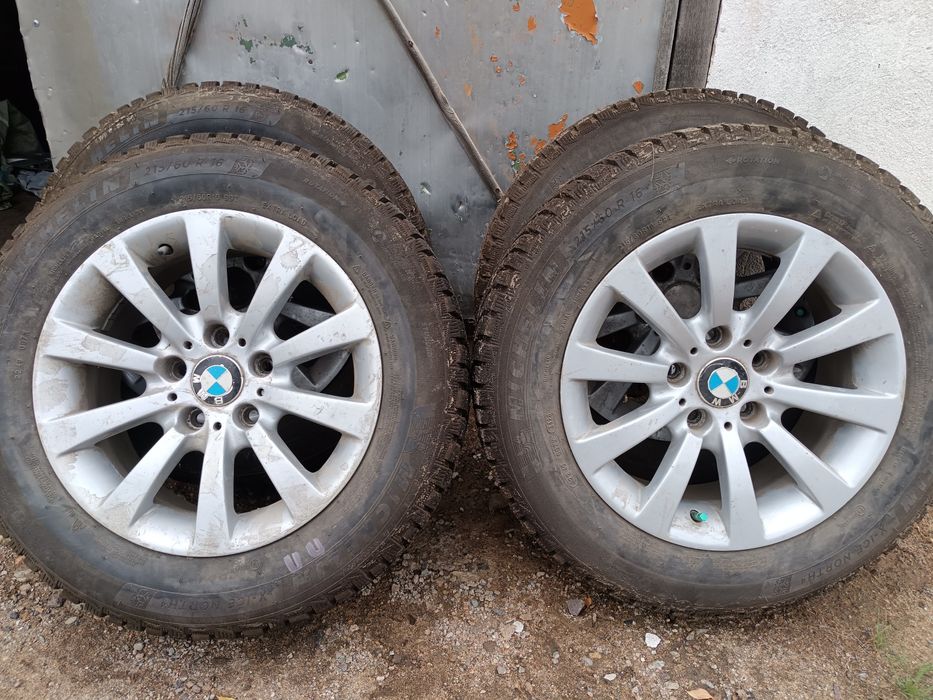 Продам зимнюю шипованную резину с титанками с титанками