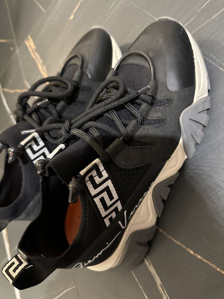 Gianni Versace Signature Low Heel Sneaker
