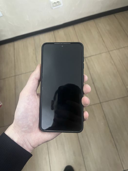 Samsung S21 ( возможен обмен )