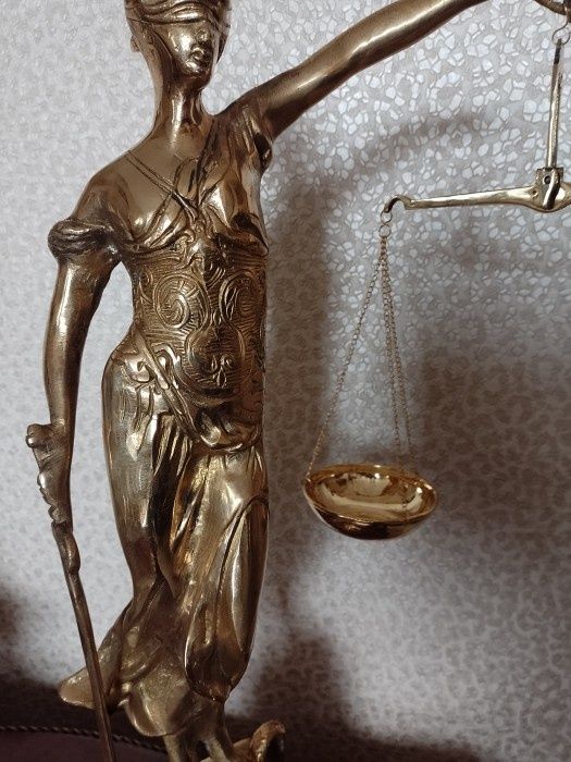 Sculptura din bronz masiv Dore reprezentând Justiția ,piesa cu o lucră