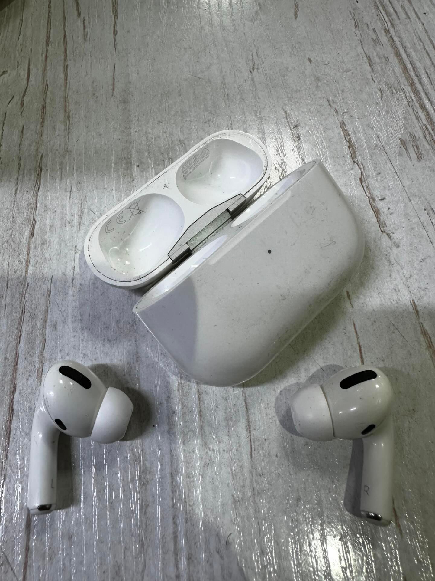 Продам AirPods Pro оригинал