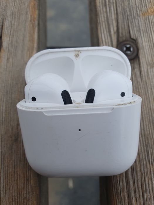 Bluetooth naushnik sotiladi