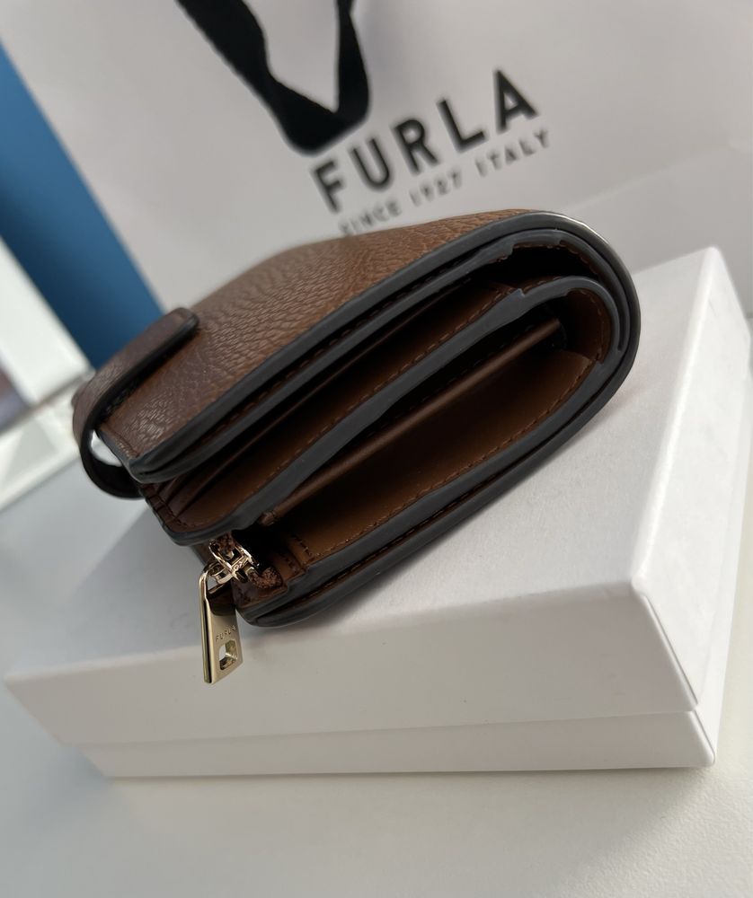 Кожен портфейл Furla