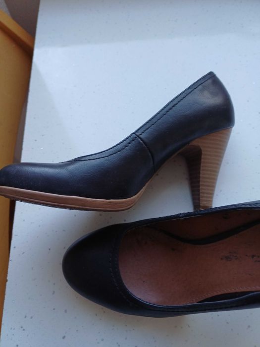 Елегантни дамски обувки висок ток