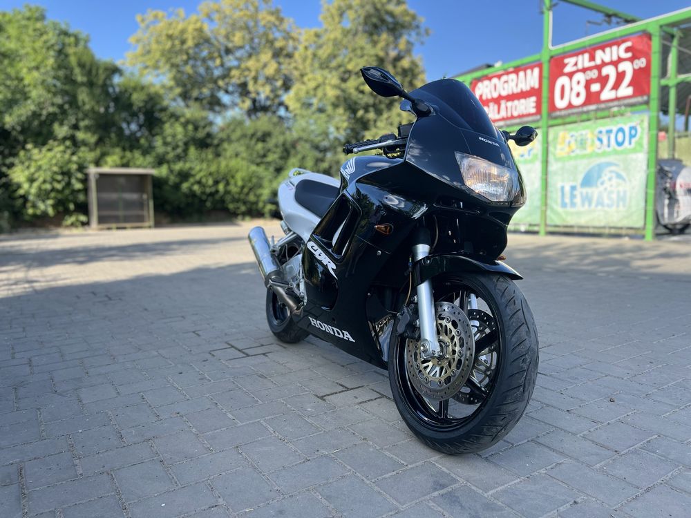 Honda CBR 600f 3