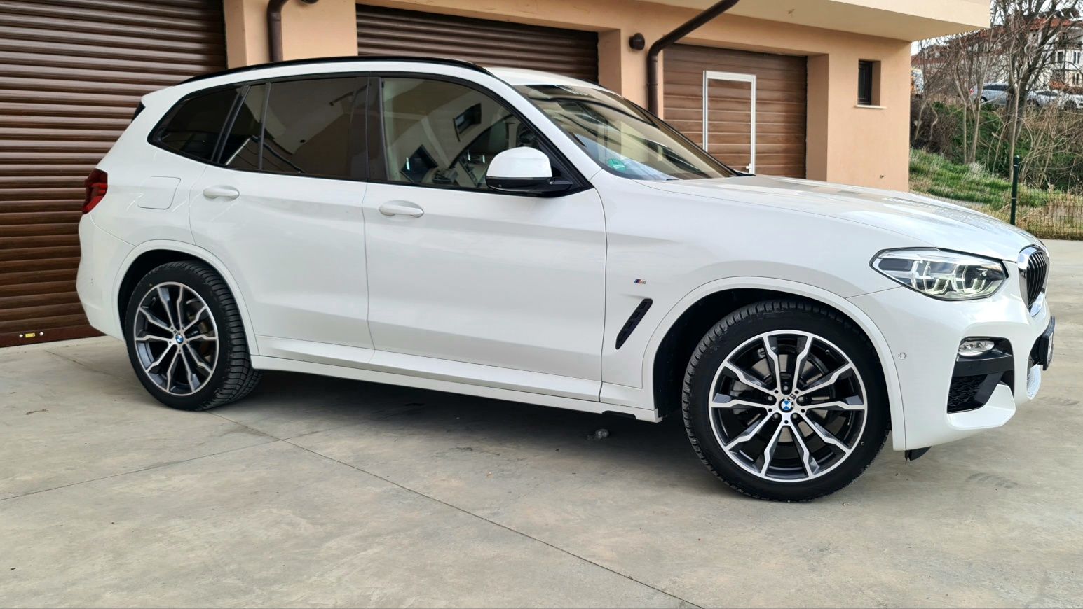 Bmw X3 2.0d/Head up/Panorama/Led/360