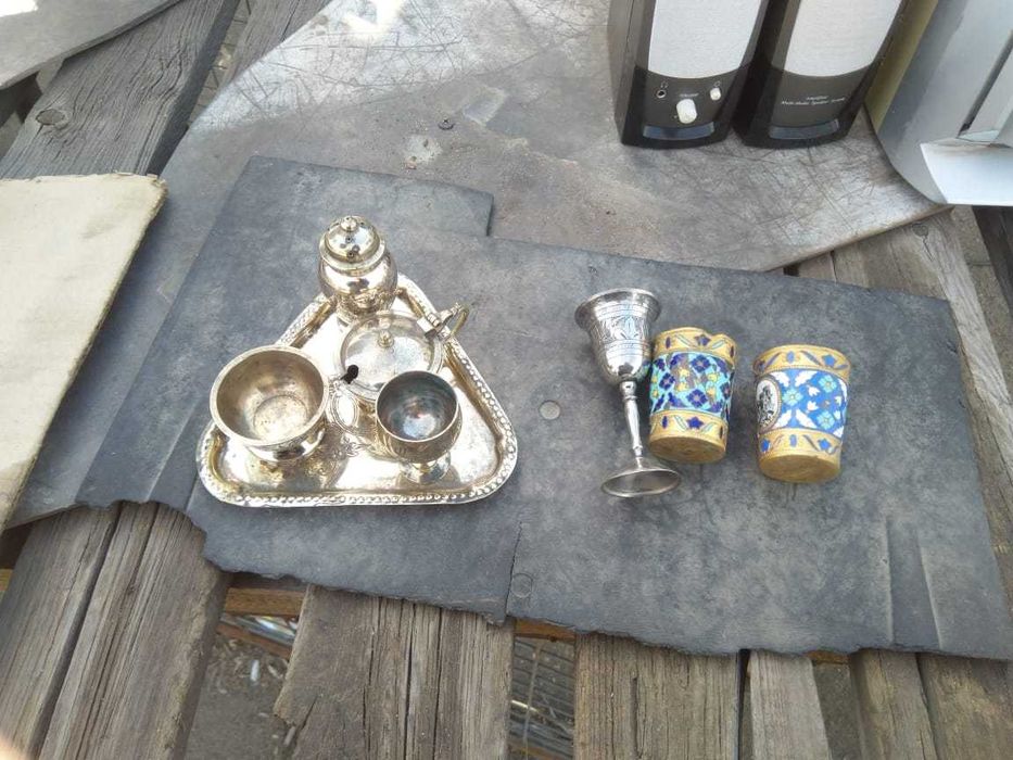 Продам раритетную посуду .