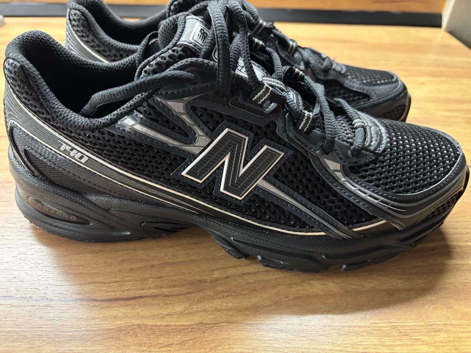 Чисто нови New Balance 740