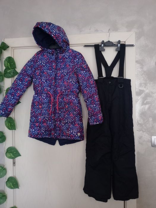 Двулицево и яке и гащеризон за ски